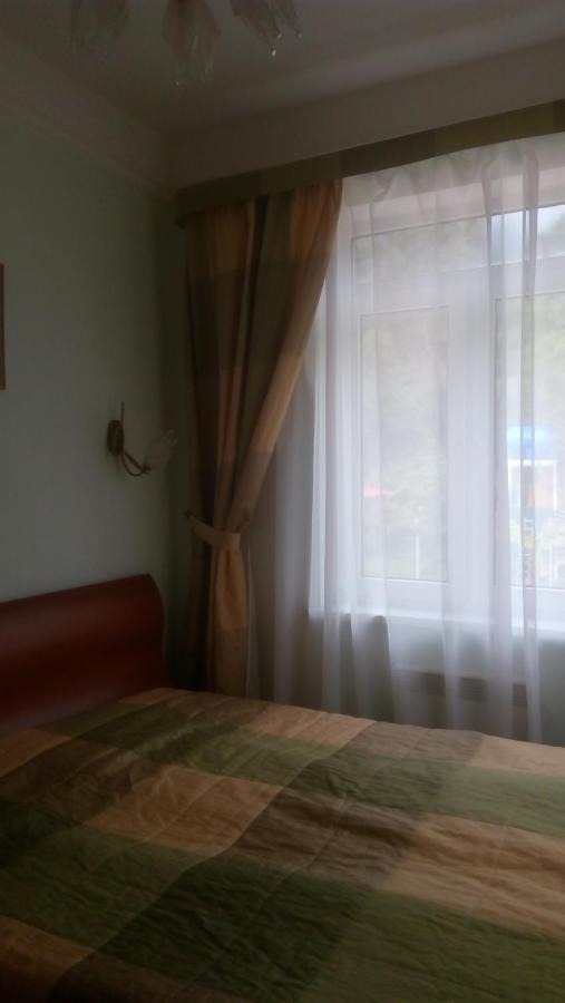 Бестужевский Дворик Gagra Exterior foto