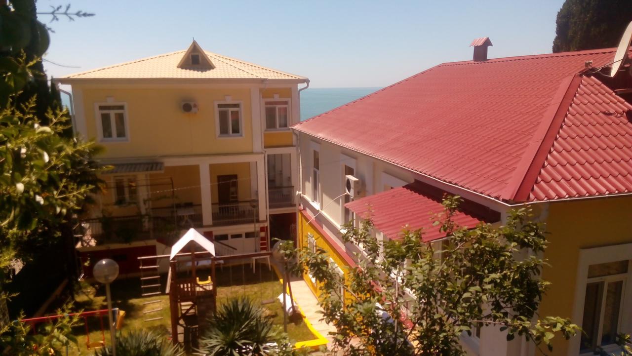 Бестужевский Дворик Gagra Exterior foto