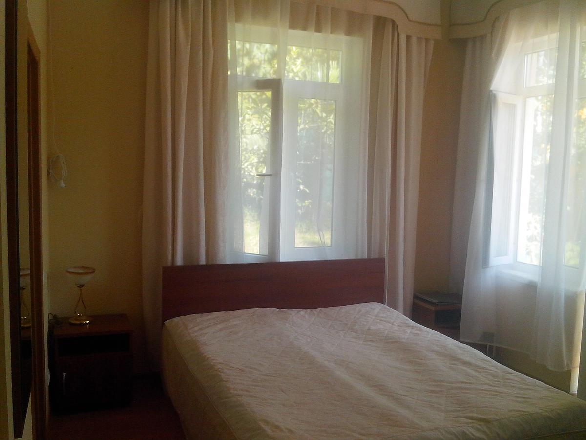 Бестужевский Дворик Gagra Exterior foto