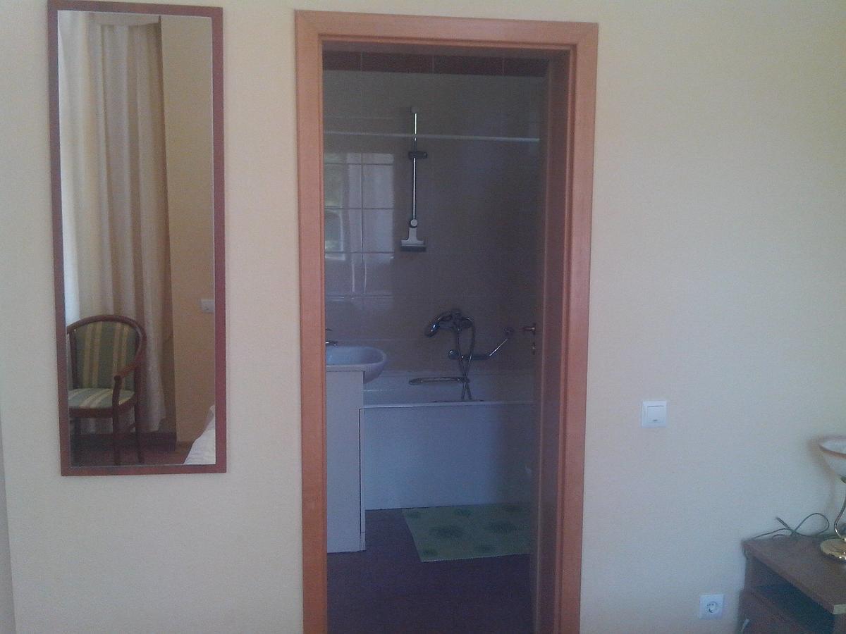 Бестужевский Дворик Gagra Exterior foto